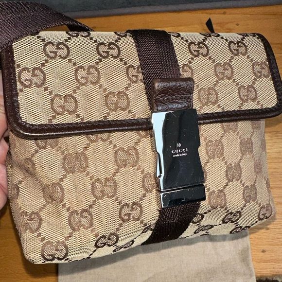 EUC Gucci Canvas Logo Bucket Belt Bag/ Waist Bag - Picture 4 of 15